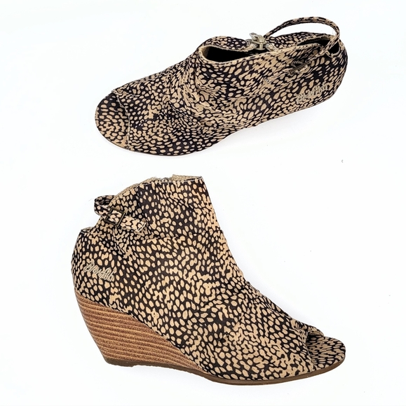 Blowfish Shoes - Blowfish Spotted Peep Toe Wedge Bootie Size 6